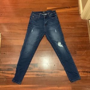 Mid-Rise distressed blue jeans